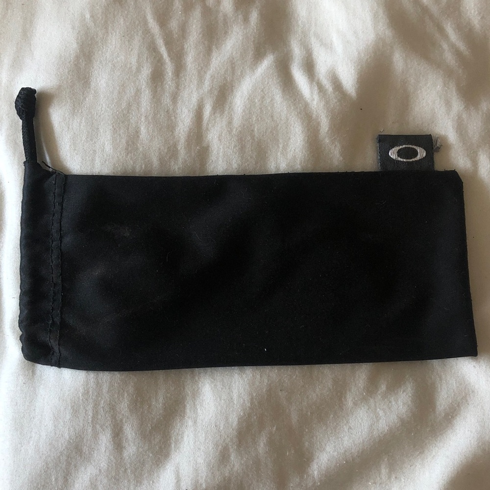 OAKLEY Sunglasses Black Microbag and Lens Cleaner with Black Drawstring 😎
